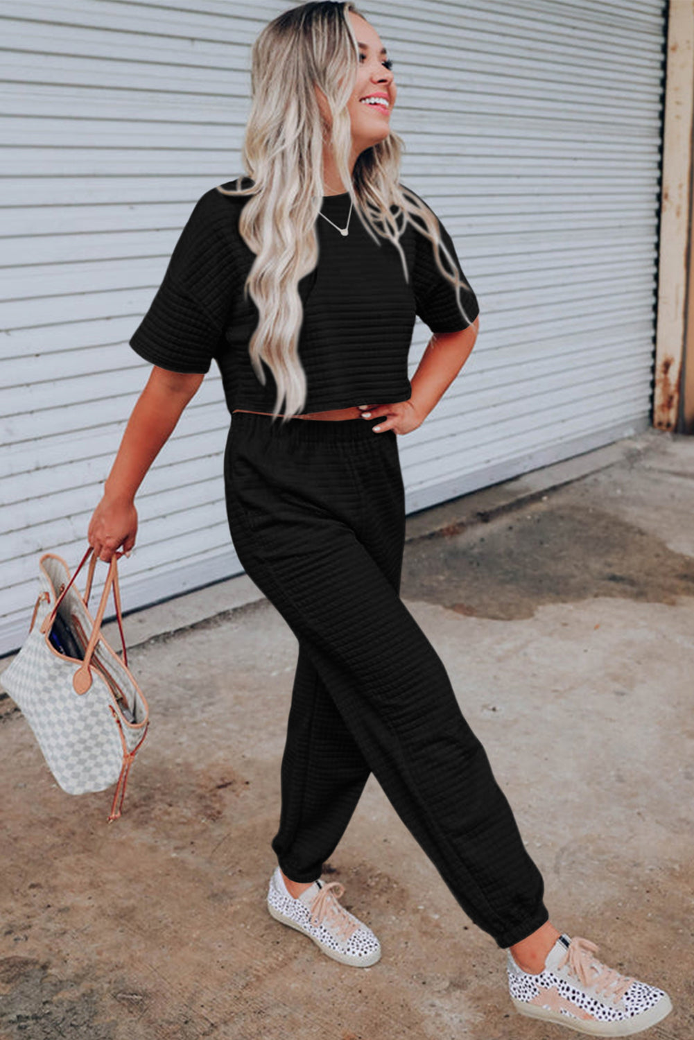 Black Lattice Textured Cropped Tee and Jogger Pants Set