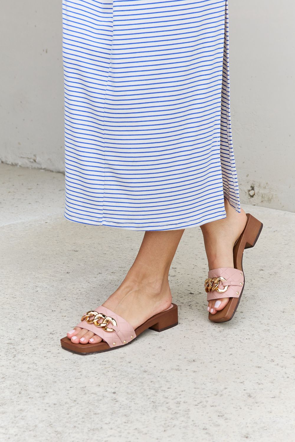 Forever Link Square Toe Chain Detail Clog Sandal in Blush